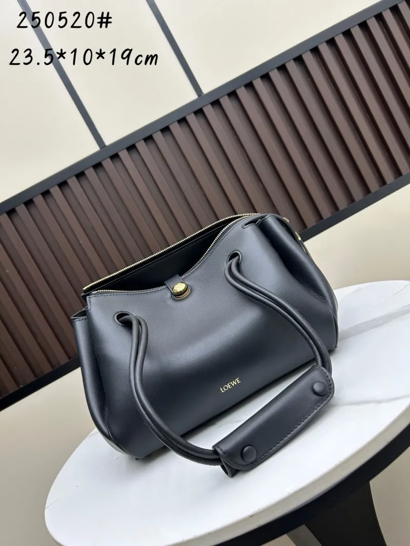 LOEWE Black Handle Bag 23.5x10x19cm 250520