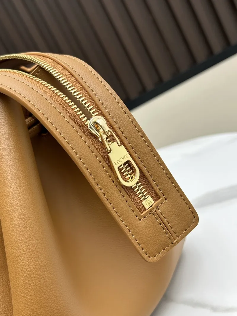 Loewe Tan Leather Shoulder Handbag 250520 - Image 6