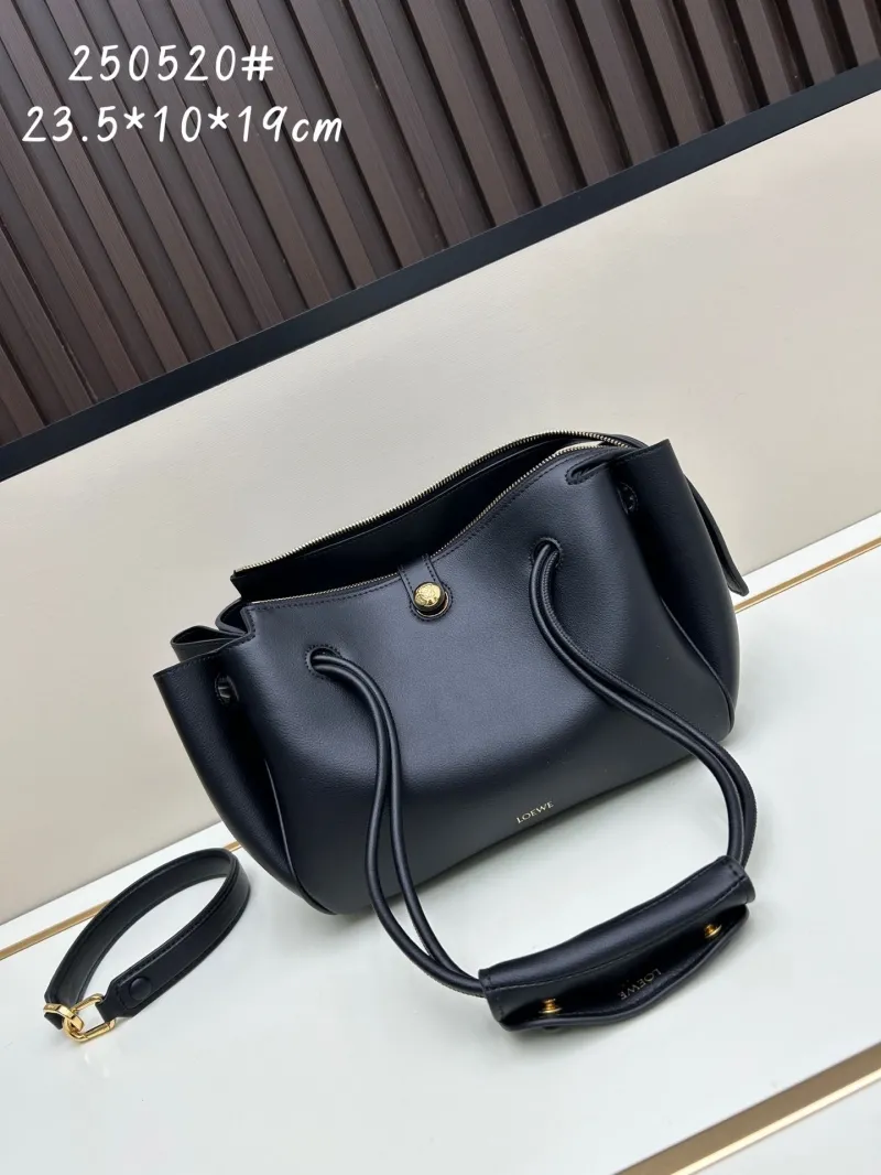 LOEWE Black Leather Shoulder Handbag 250520