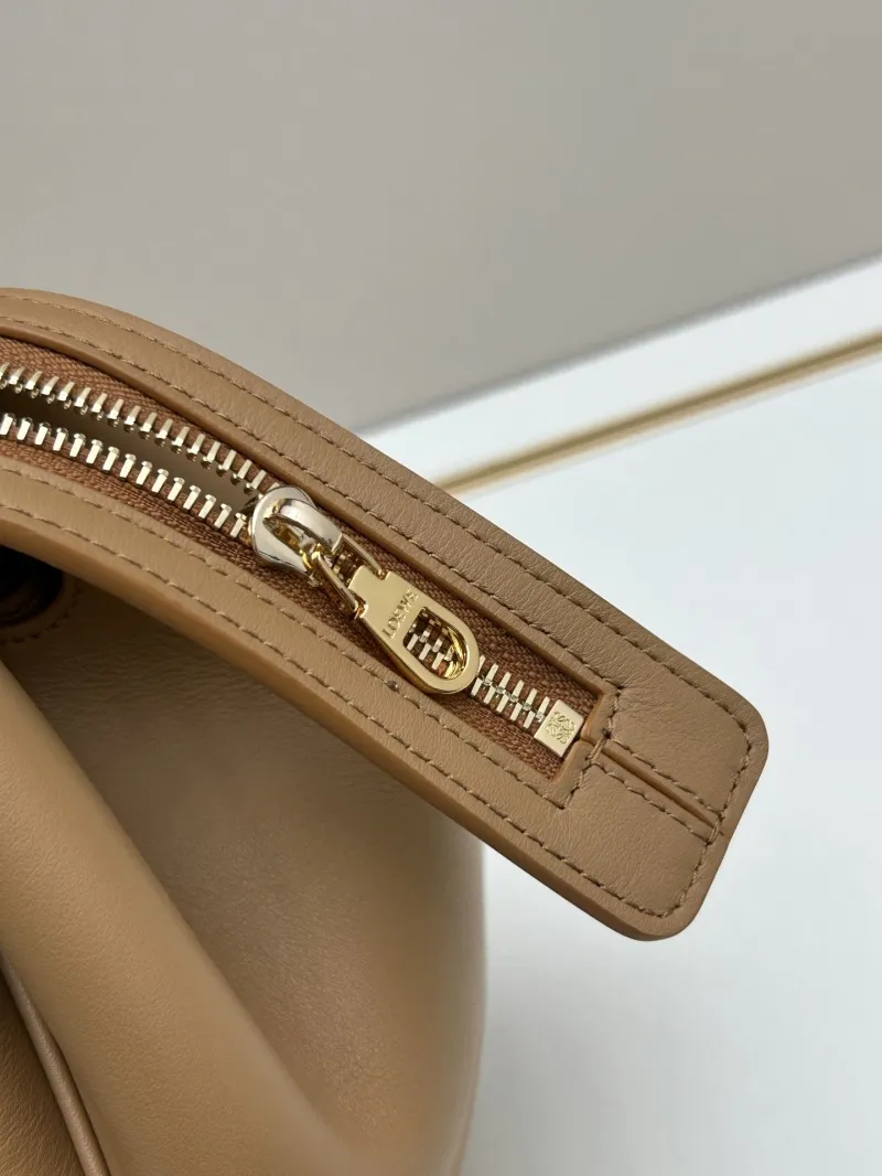 LOEWE Tan Leather Shoulder Handbag 250520 - Image 5