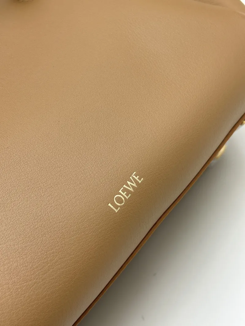 LOEWE Tan Leather Shoulder Handbag 250520 - Image 6