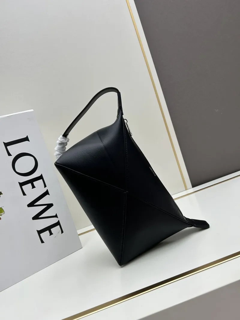 LOEWE Black Leather Shoulder Bag 052403 - Image 4