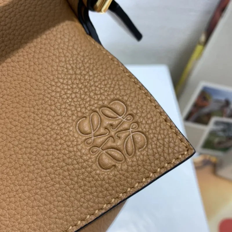 Loewe Tan Leather Handle Shoulder Bag 700 - Image 5