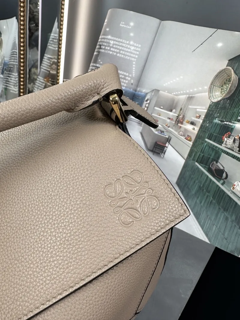 LOEWE Beige Puzzle Leather Shoulder Bag - Image 7