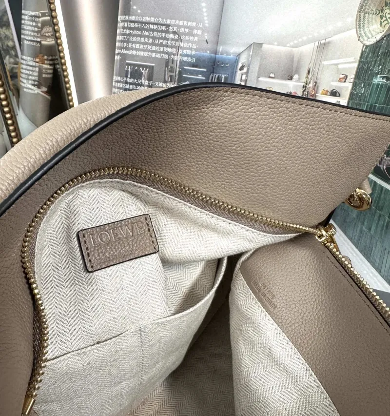LOEWE Beige Puzzle Leather Shoulder Bag - Image 9