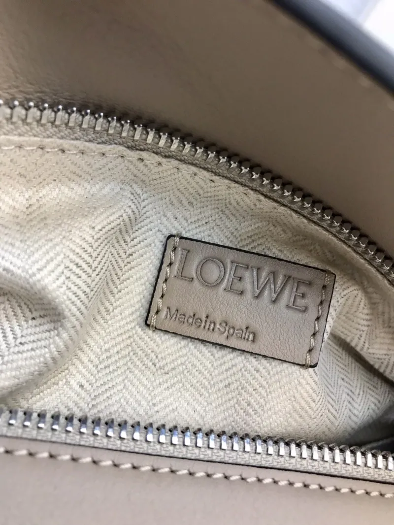 Loewe Beige White Green Leather Shoulder Bag - Image 8