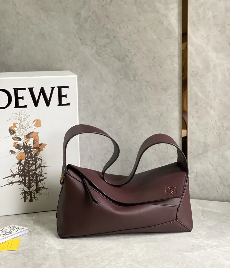 Loewe Burgundy Leather Shoulder Bag 711
