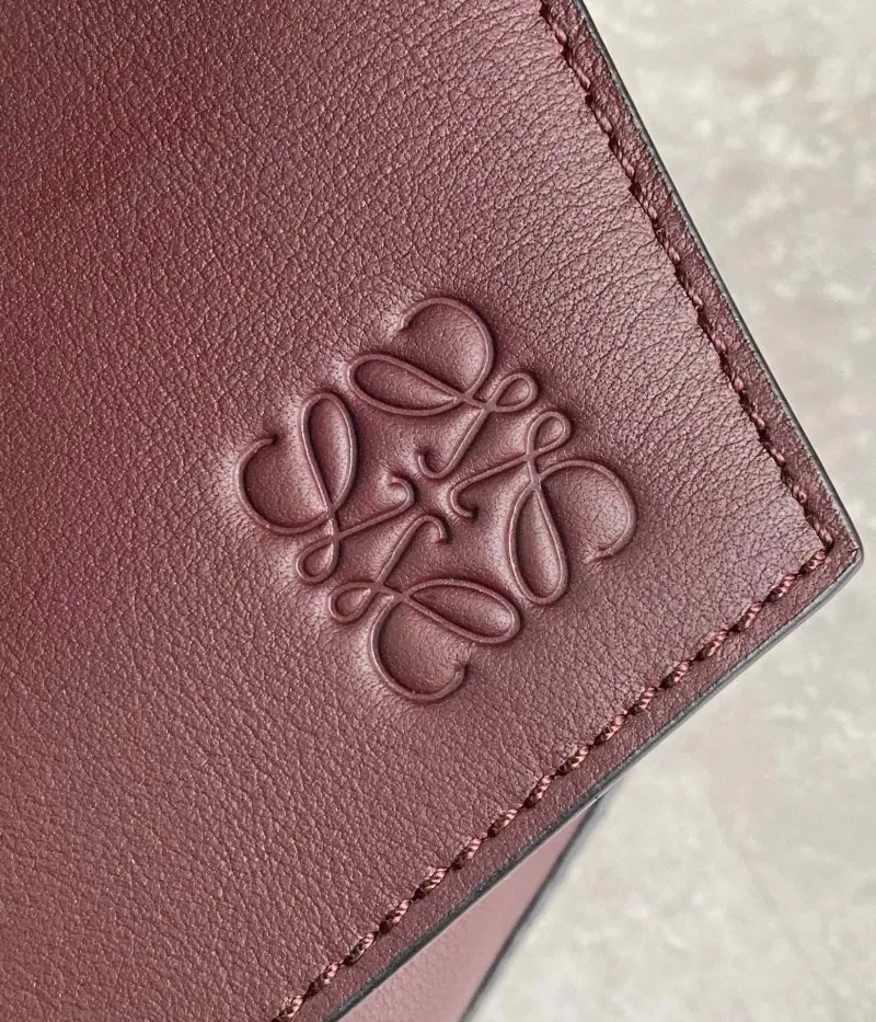 Alternative view of Loewe Burgundy Leather Shoulder Bag 711