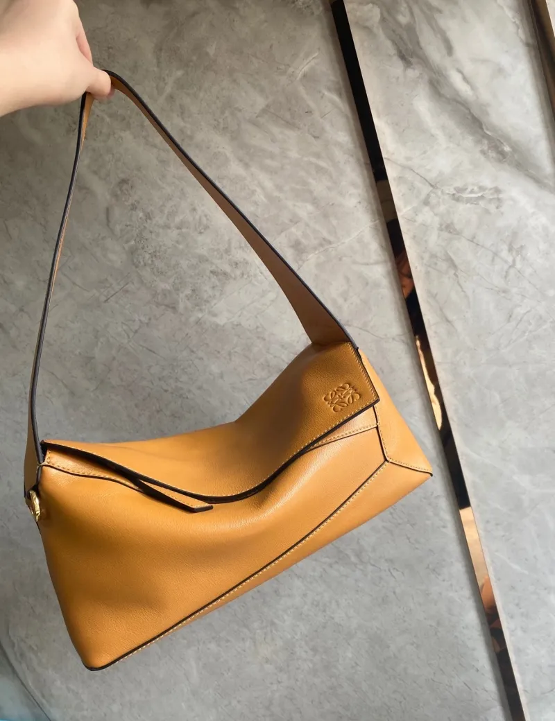 Alternative view of Loewe Tan Leather Shoulder Bag 713