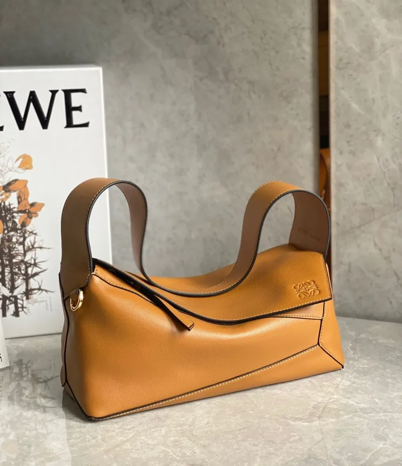 Loewe Tan Leather Shoulder Bag 713 - Image 4