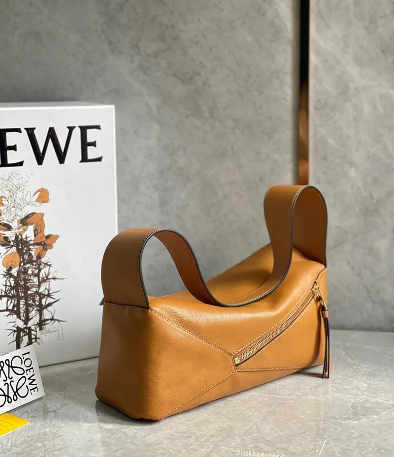 Loewe Tan Leather Shoulder Bag 713 - Image 5