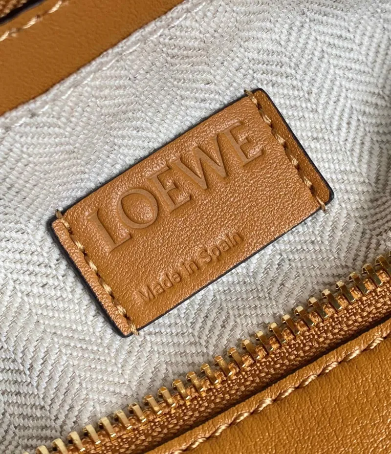 Loewe Tan Leather Shoulder Bag 713 - Image 9