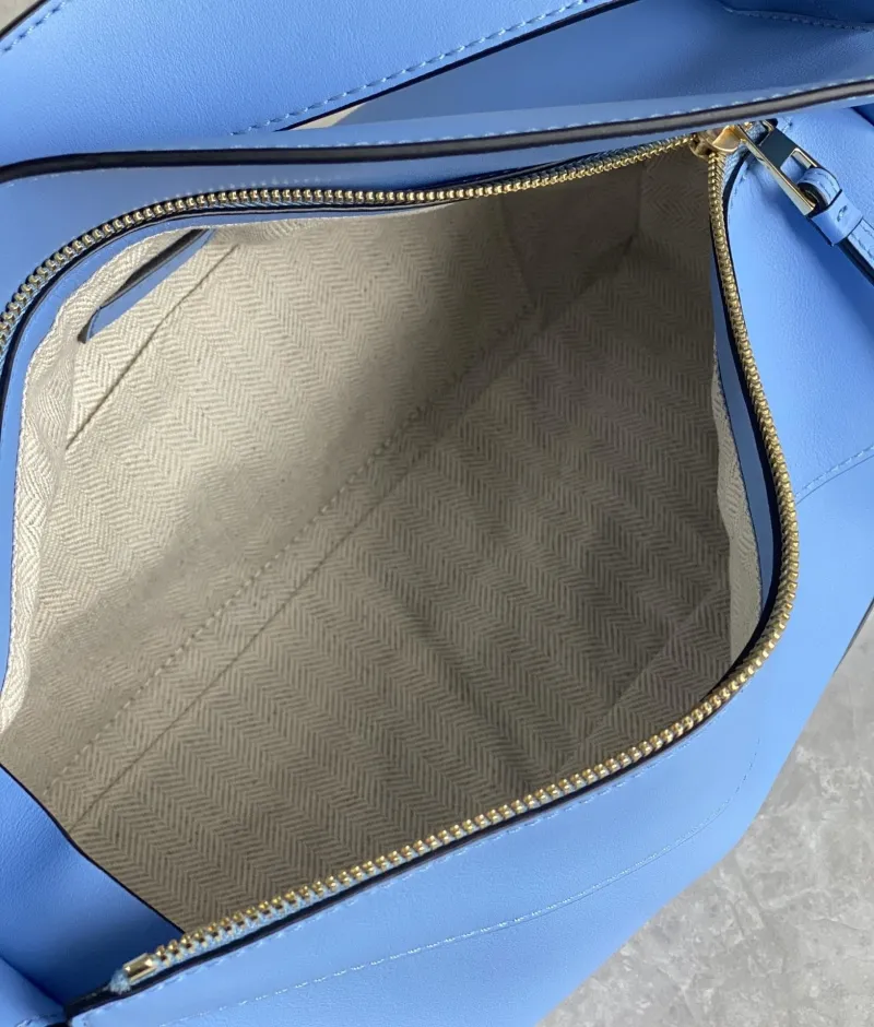 Loewe Light Blue Leather Handbag 714 - Image 5