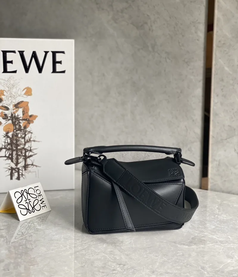 Loewe Black Leather Handbag 718