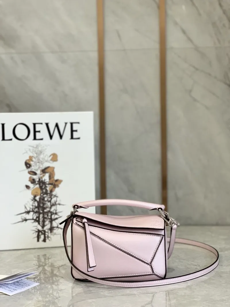 LOEWE Light Pink Puzzle Crossbody Bag 726
