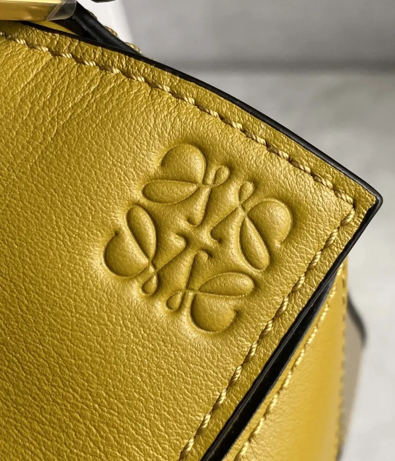 Alternative view of LOEWE Puzzle Bag Yellow White 739