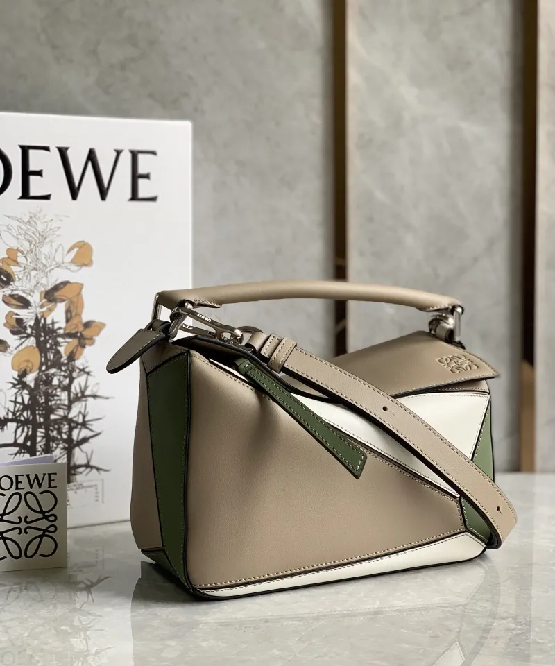Alternative view of Loewe Puzzle Shoulder Bag Beige White Green 759