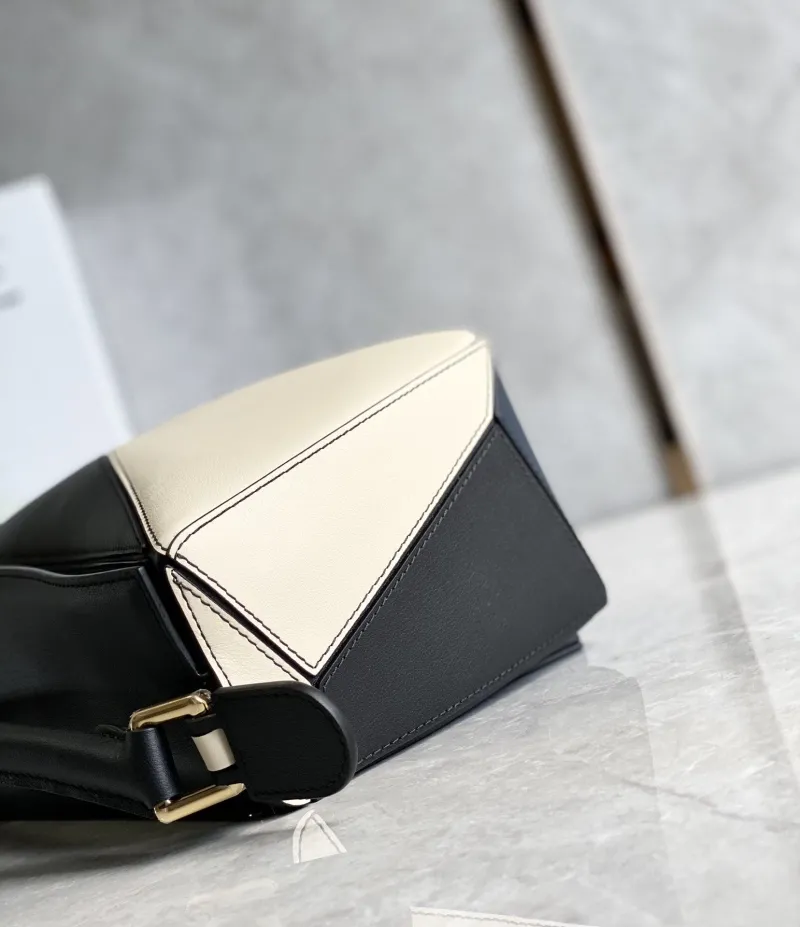 Loewe Black Cream Navy Leather Handbag 760 - Image 5