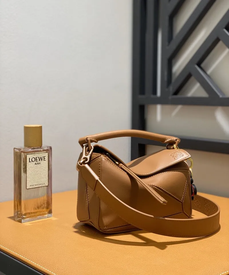 LOEWE Brown Leather Crossbody Handbag 772 - Image 3