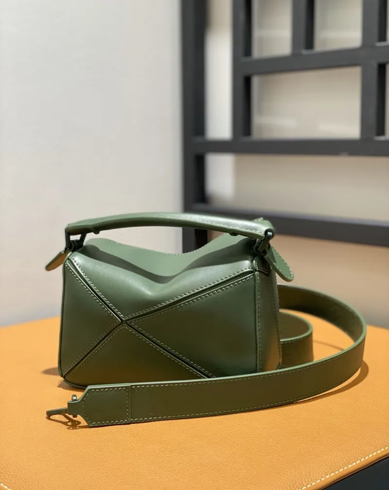 LOEWE Green Leather Handle Bag 773 - Image 8