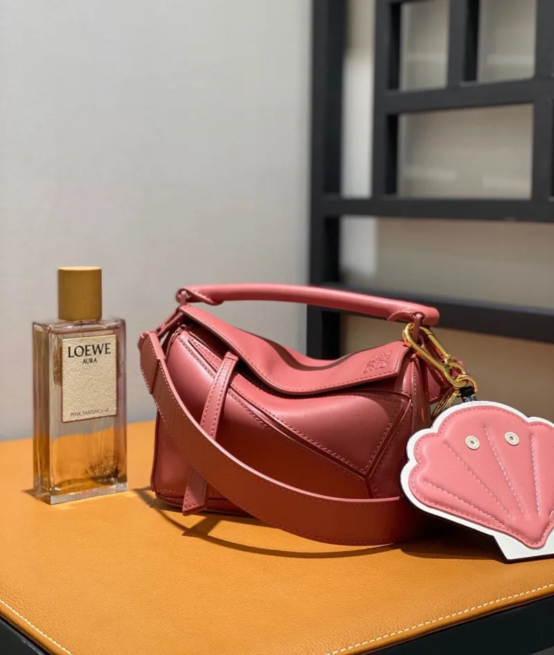 LOEWE Pink Leather Handle Bag 774