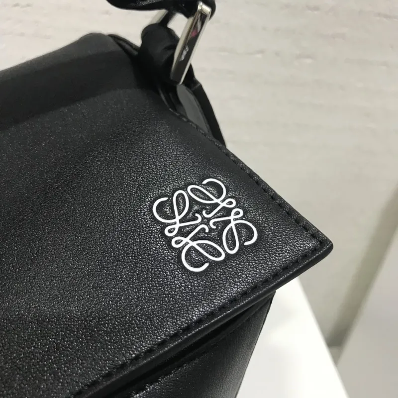 LOEWE Black Leather Handbag 788 - Image 5