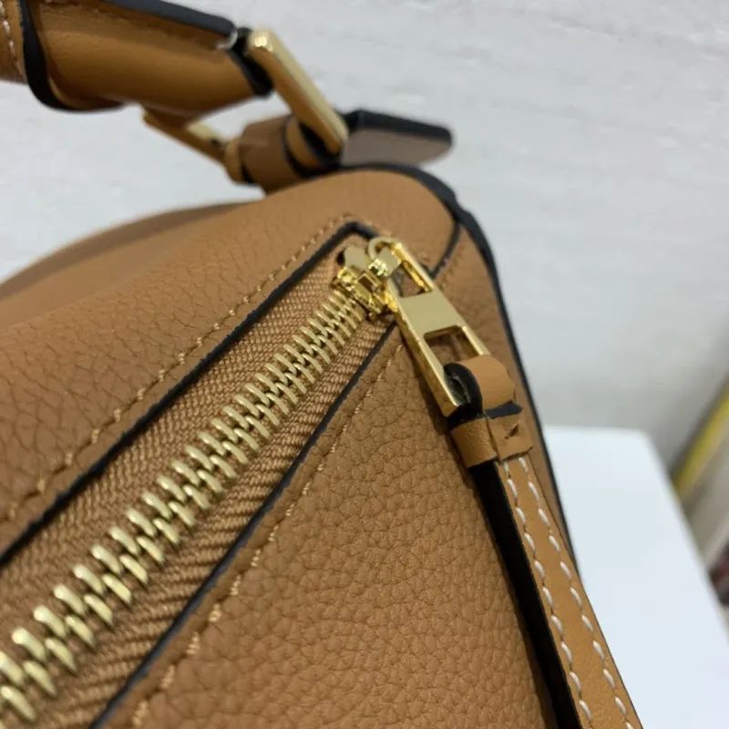 Loewe Tan Leather Puzzle Handbag - Image 7