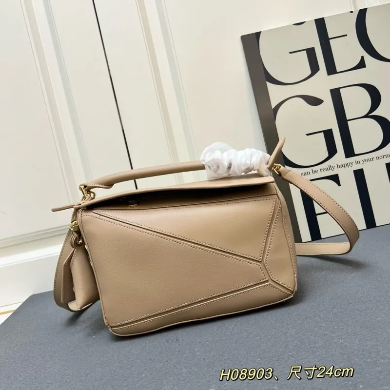 Loewe Beige Leather Handbag H08903 Size 24cm
