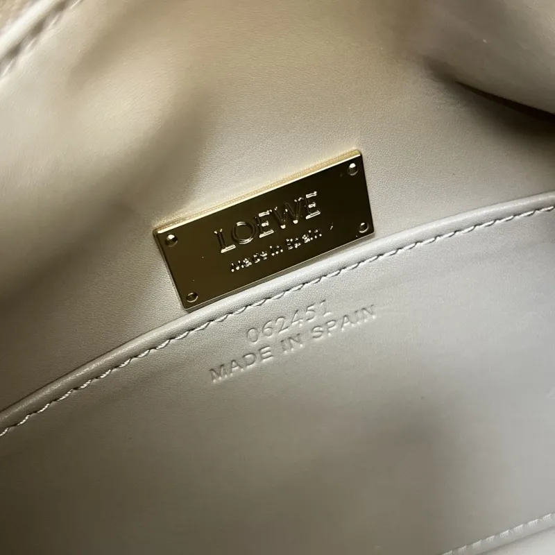 Loewe Beige Leather Handbag H08903 Size 24cm - Image 9