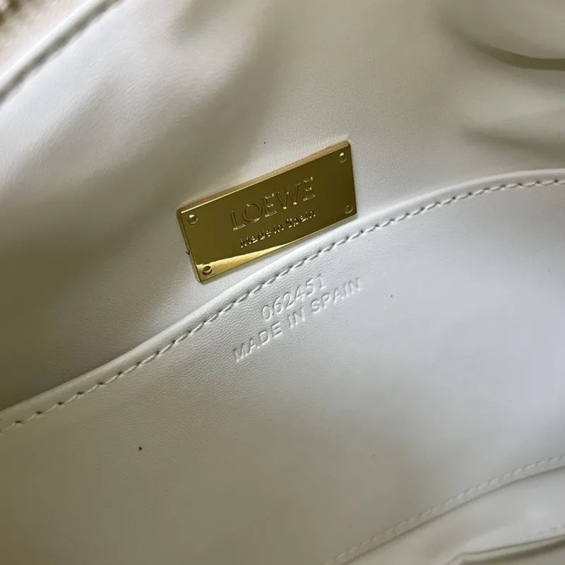 LOEWE White Handbag H08903 24cm - Image 9