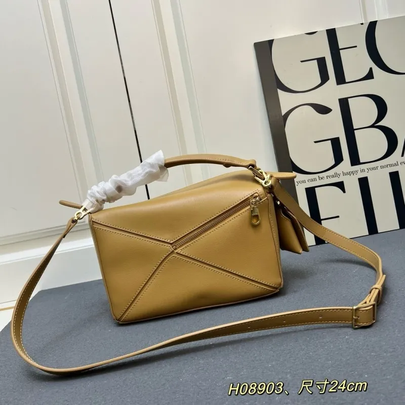 Alternative view of Loewe Tan Puzzle Shoulder Bag H08903 24cm