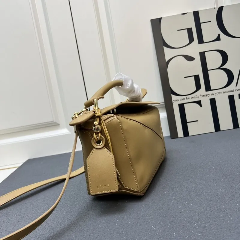 Loewe Tan Puzzle Shoulder Bag H08903 24cm - Image 3