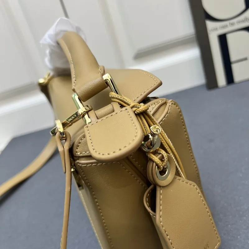 Loewe Tan Puzzle Shoulder Bag H08903 24cm - Image 5