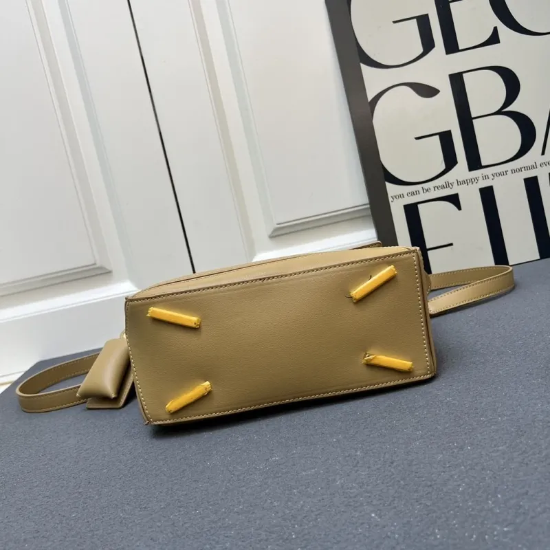 Loewe Tan Puzzle Shoulder Bag H08903 24cm - Image 7