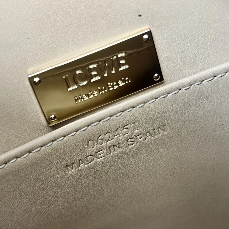 Loewe Tan Puzzle Shoulder Bag H08903 24cm - Image 9
