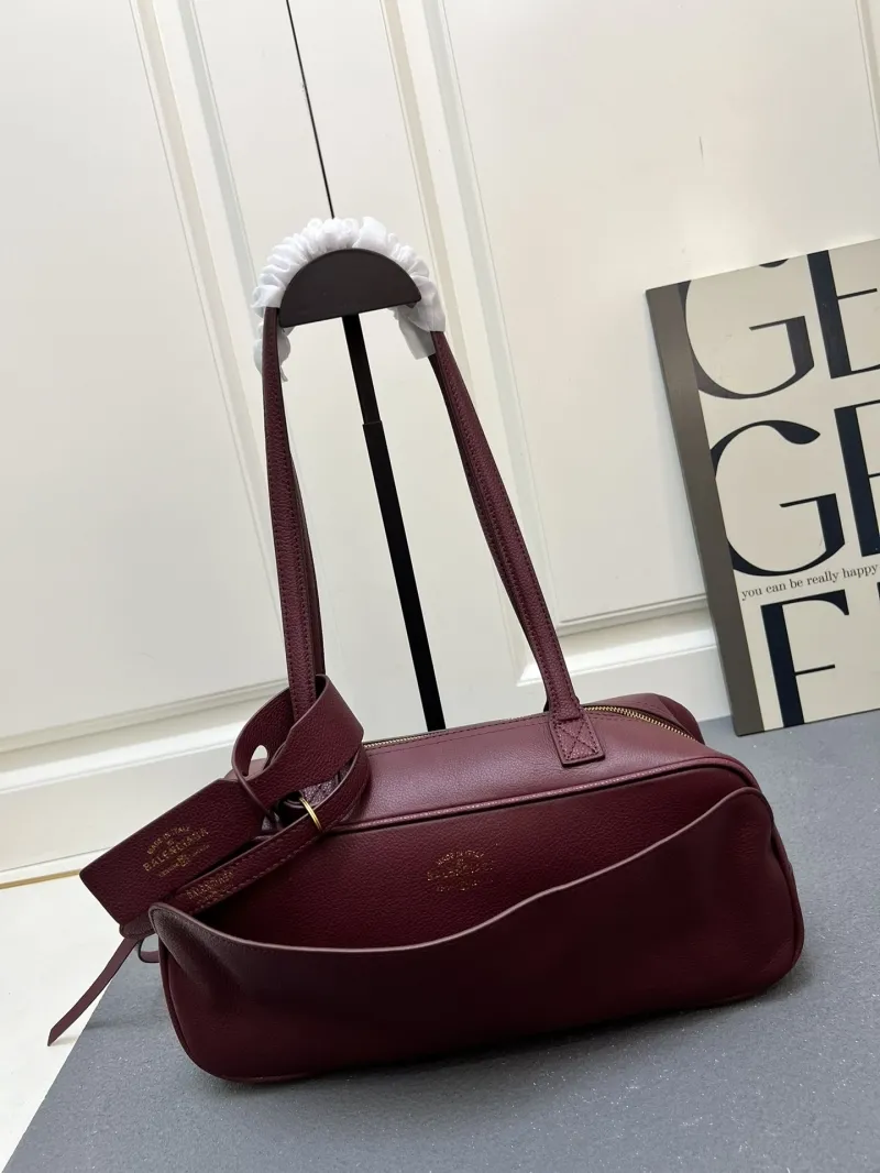 Loewe Burgundy Leather Shoulder Bag 806