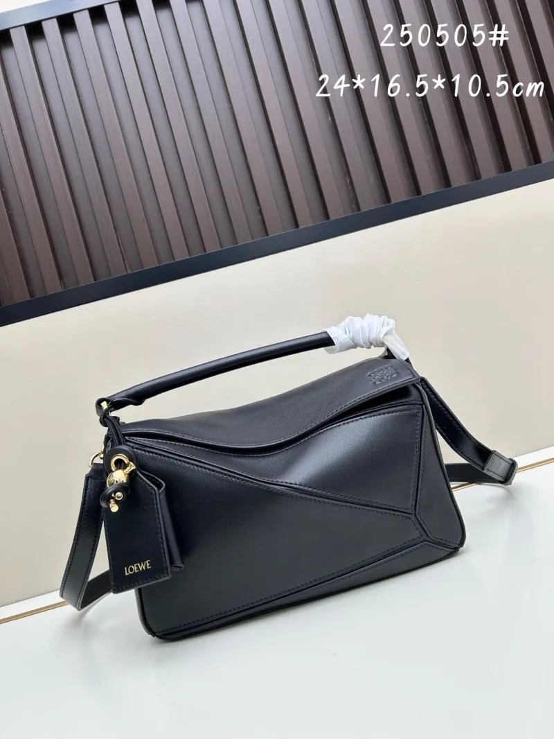 LOEWE Black Leather Shoulder Handbag 250505
