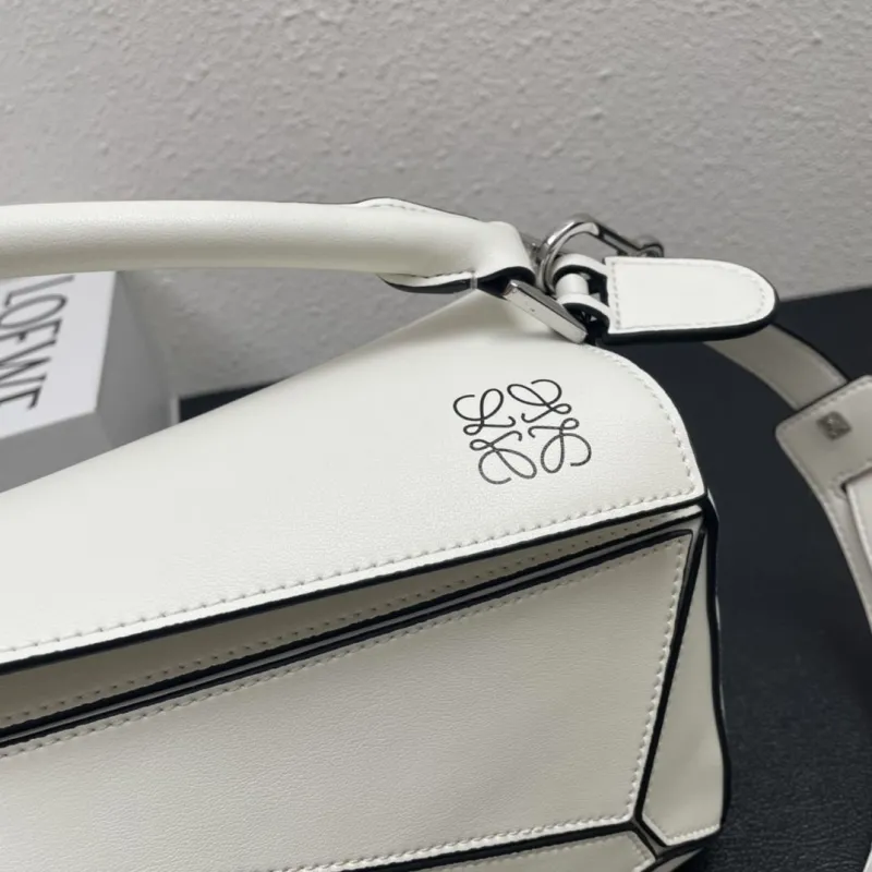 LOEWE 0152 25cm White Puzzle Bag - Image 4