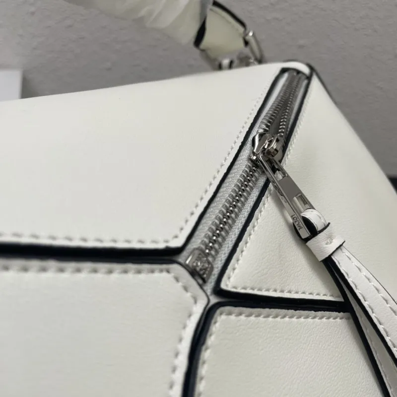 LOEWE 0152 25cm White Puzzle Bag - Image 6