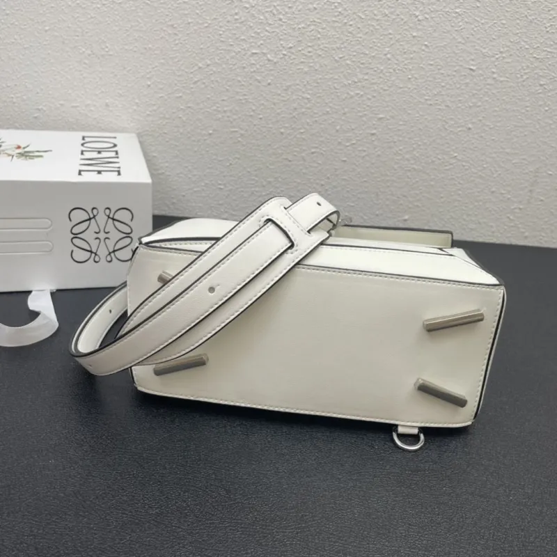 LOEWE 0152 25cm White Puzzle Bag - Image 7