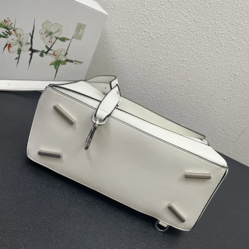 Loewe 0153 White 30cm Puzzle Handbag - Image 7