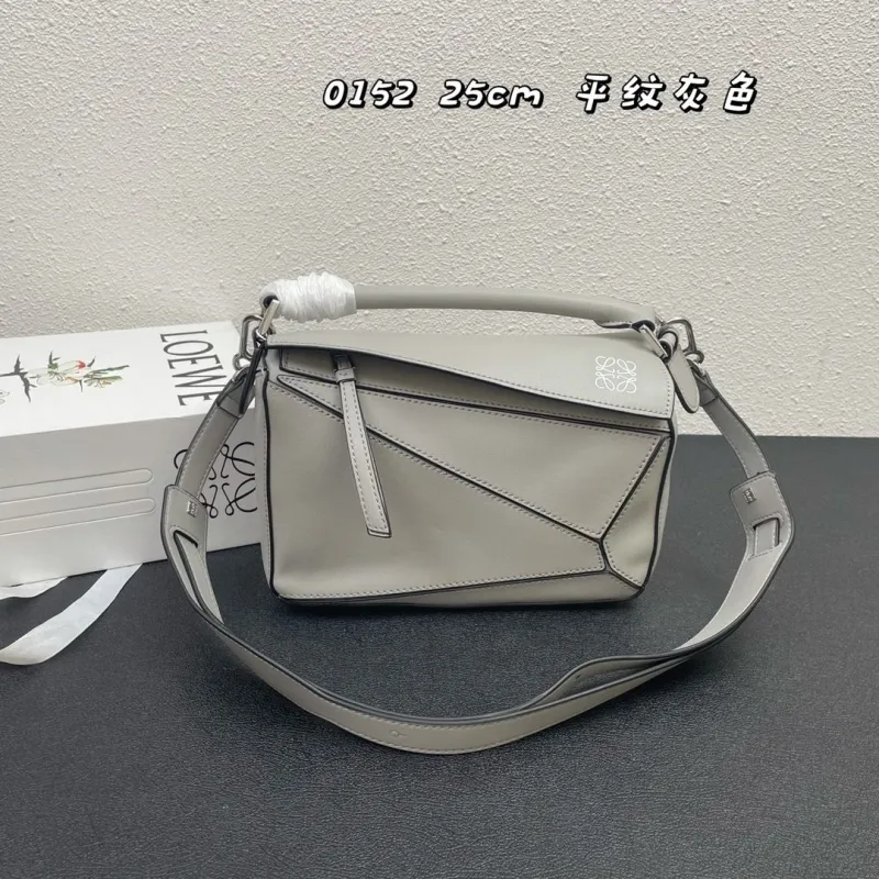 LOEWE 0152 25cm Smooth Gray Leather Handbag