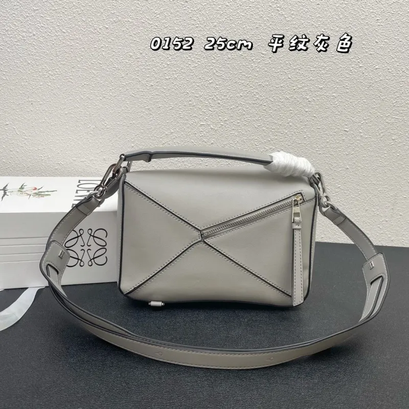 LOEWE 0152 25cm Smooth Gray Leather Handbag - Image 3