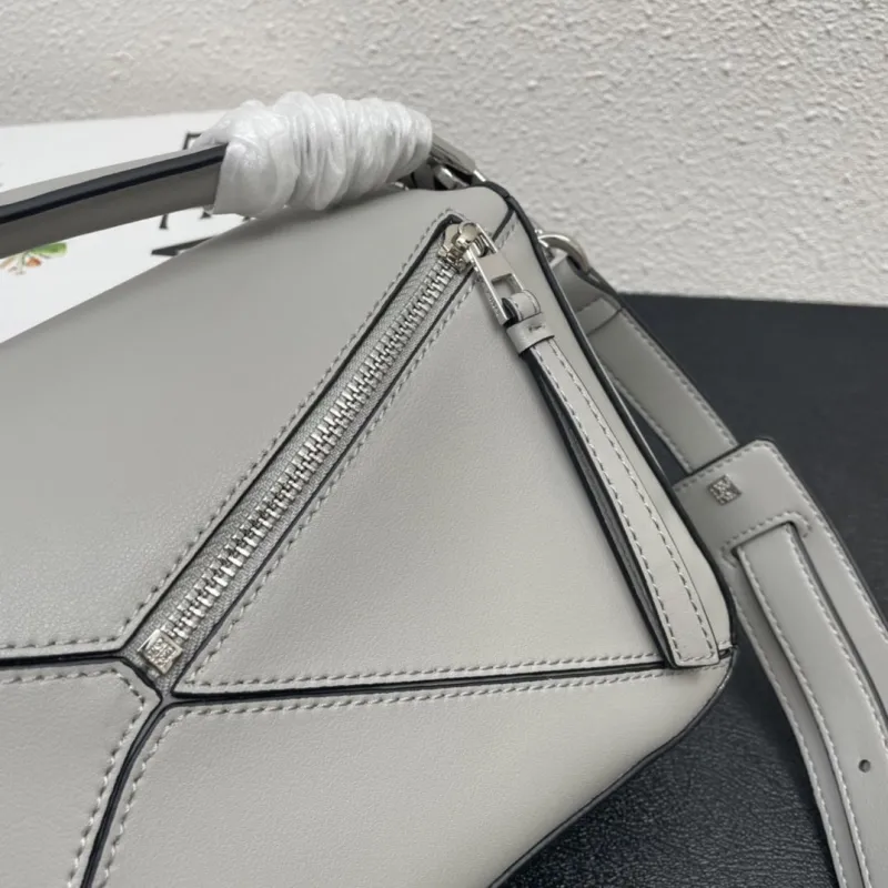 LOEWE 0152 25cm Smooth Gray Leather Handbag - Image 6