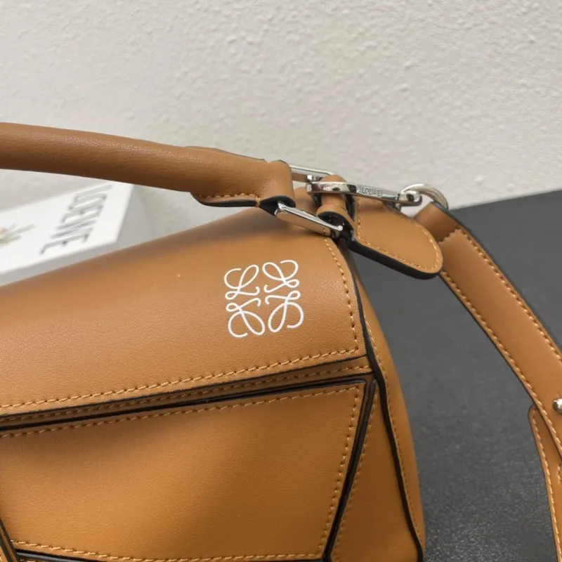 Loewe 0152 Caramel Puzzle Bag 25cm - Image 4