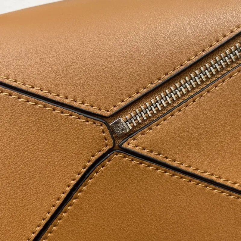 Loewe 0152 Caramel Puzzle Bag 25cm - Image 6