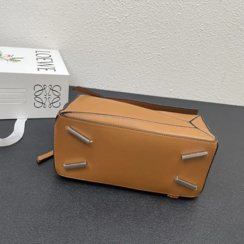 Loewe 0152 Caramel Puzzle Bag 25cm - Image 7