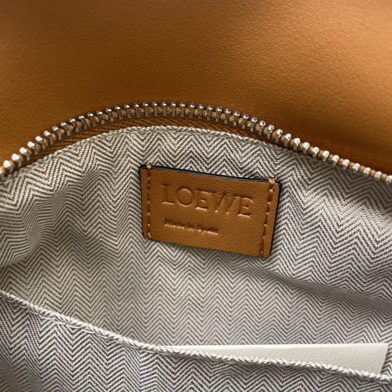Loewe 0152 Caramel Puzzle Bag 25cm - Image 9