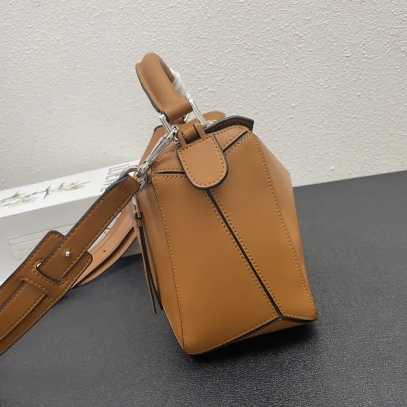 Loewe 0153 30cm Caramel Puzzle Leather Bag - Image 5