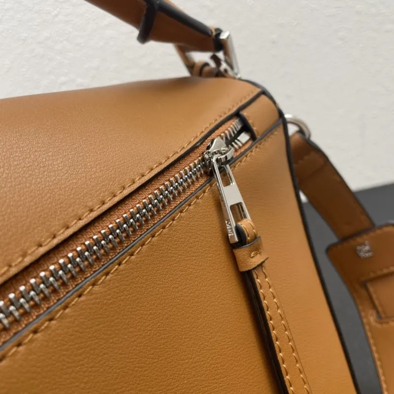 Loewe 0153 30cm Caramel Puzzle Leather Bag - Image 6